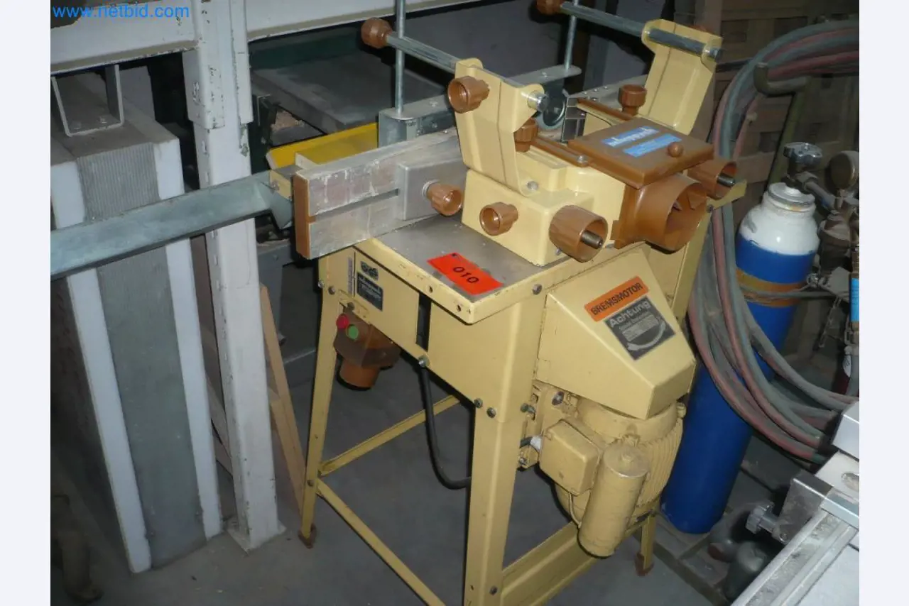 Vybavení montážní firmy pro dveře a okna-1