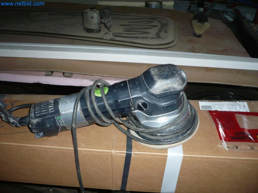 Ausstattung eines Montagebetriebes für Türen und Fenster-2