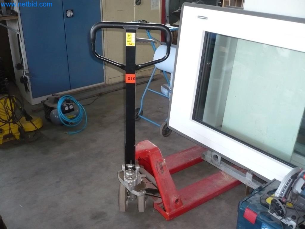 Equipamiento para una empresa de instalación de puertas y ventanas-1