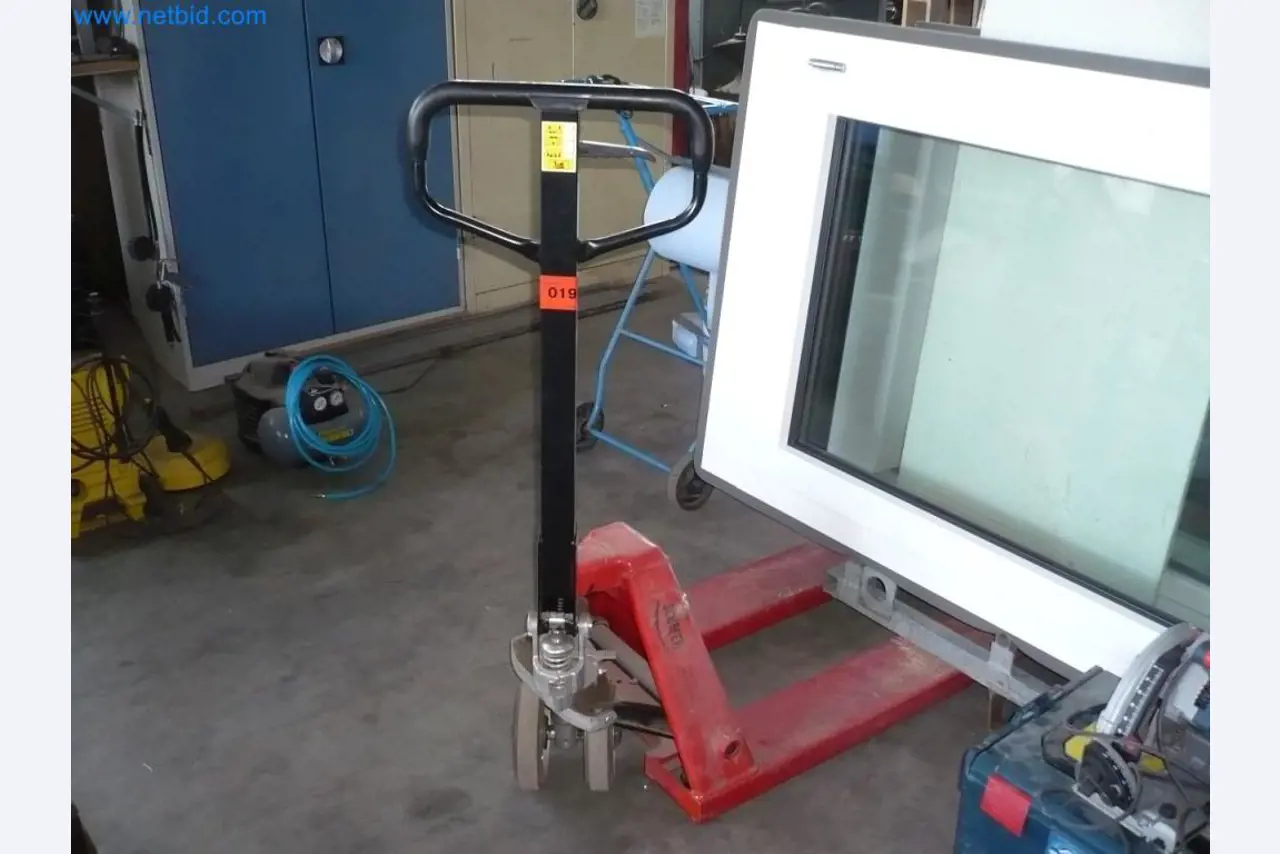 Equipamiento para una empresa de instalación de puertas y ventanas-1