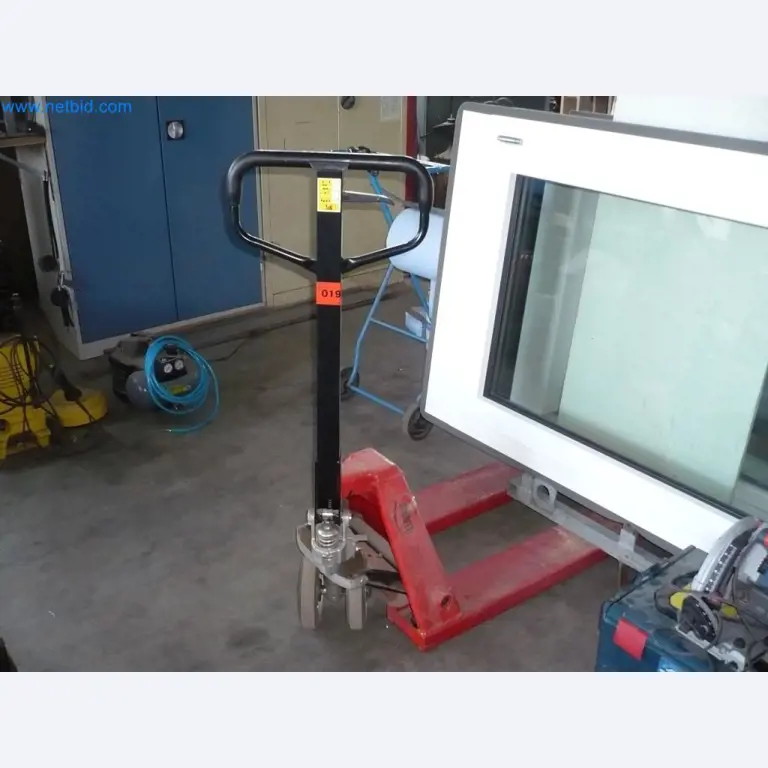 Equipamiento para una empresa de instalación de puertas y ventanas-1