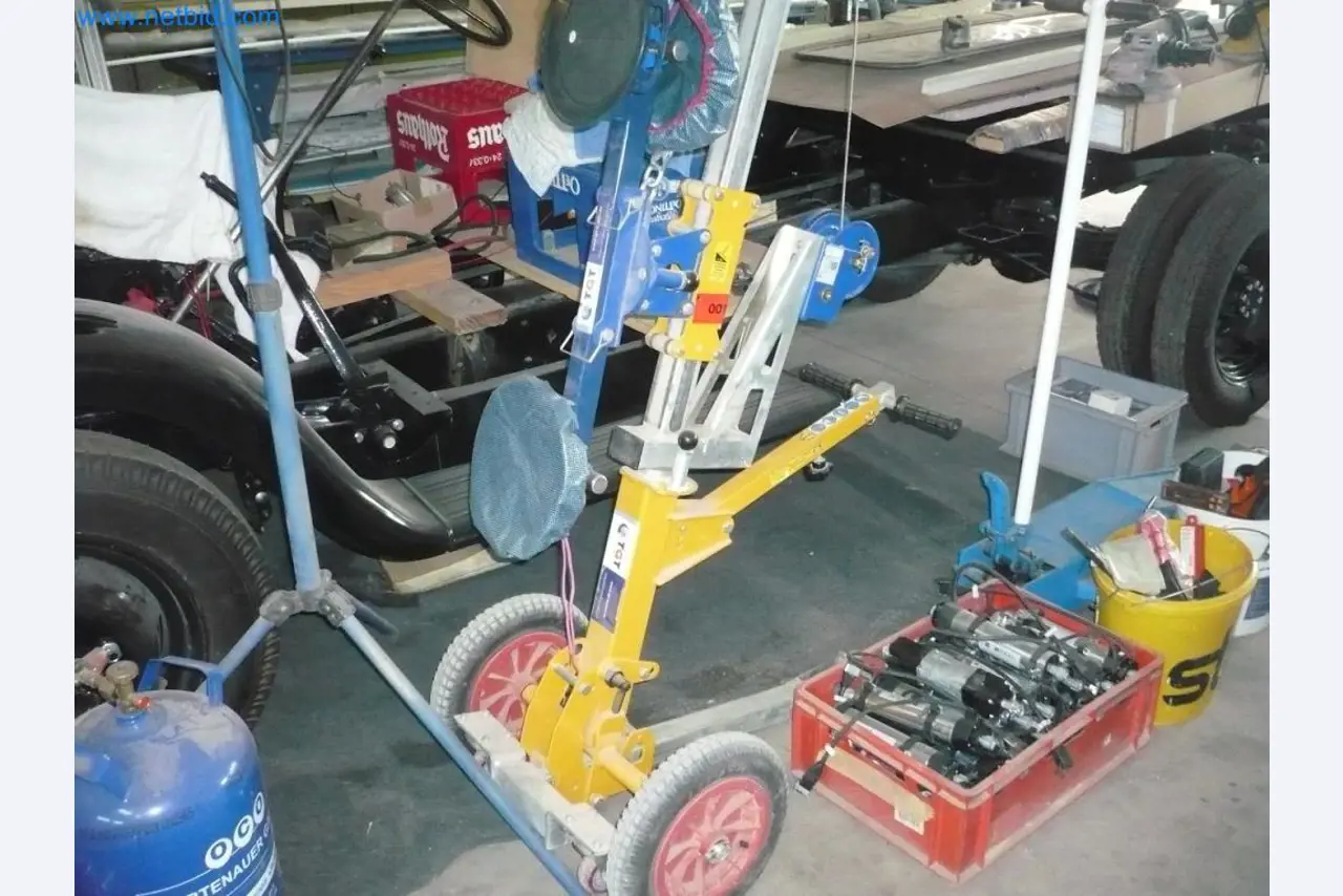 Vybavení montážní firmy pro dveře a okna-1