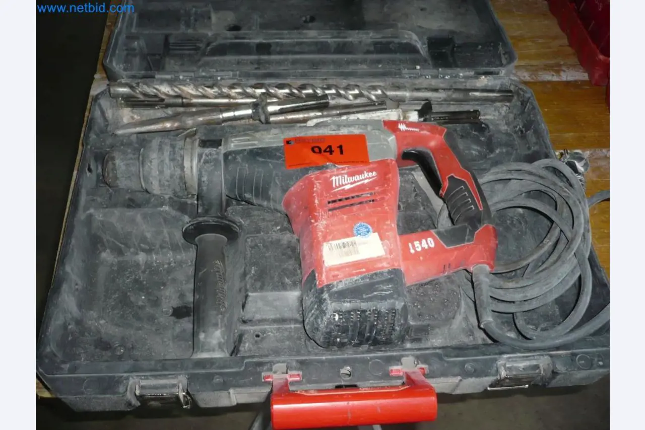 Vybavení montážní firmy pro dveře a okna-1