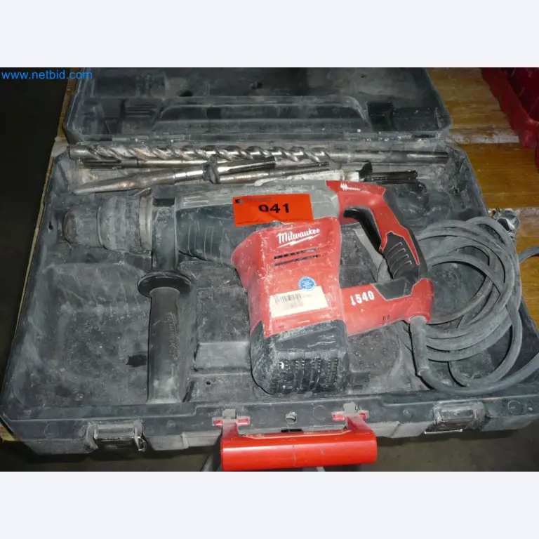 Vybavení montážní firmy pro dveře a okna-1