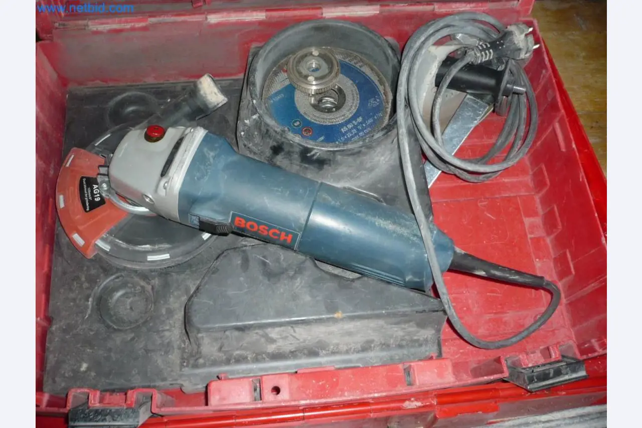 Ausstattung eines Montagebetriebes für Türen und Fenster-2