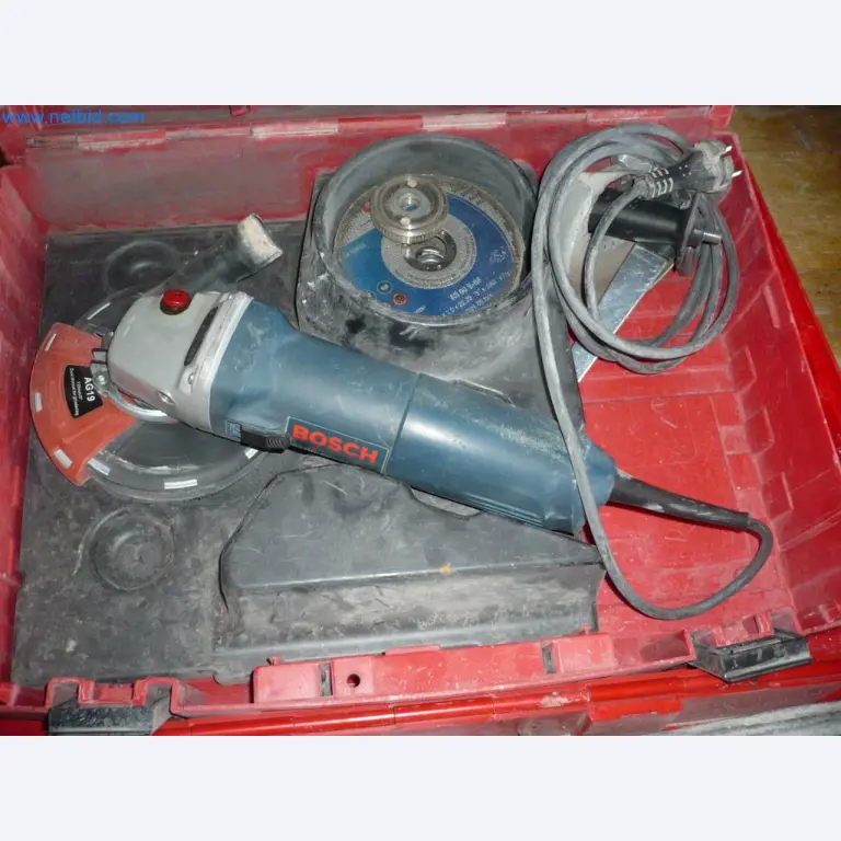 Ausstattung eines Montagebetriebes für Türen und Fenster-2