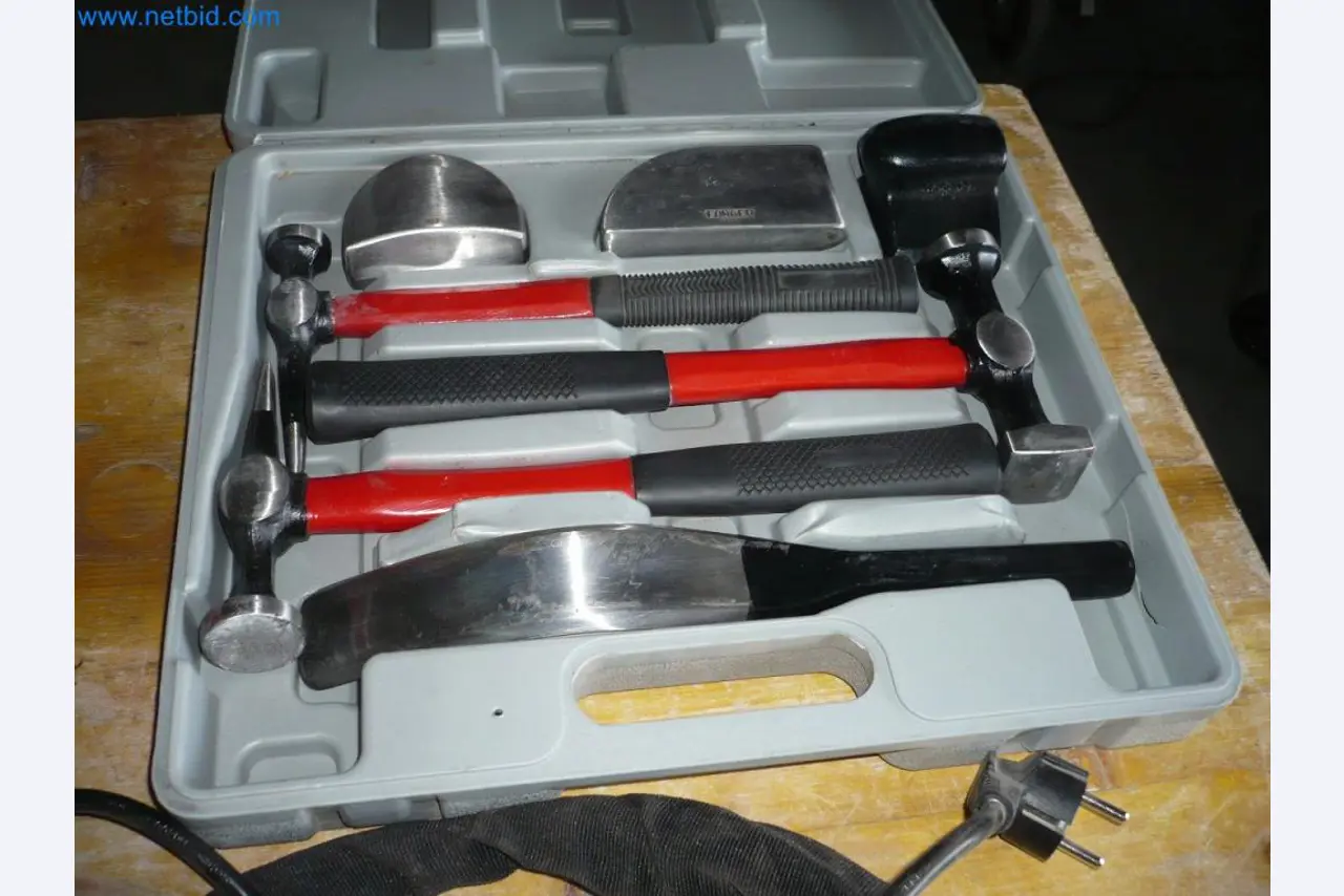 Equipment for a company for the assembly of doors and windows-2