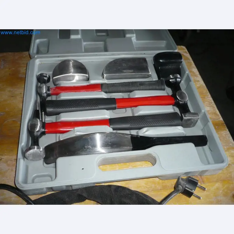 Equipment for a company for the assembly of doors and windows-2