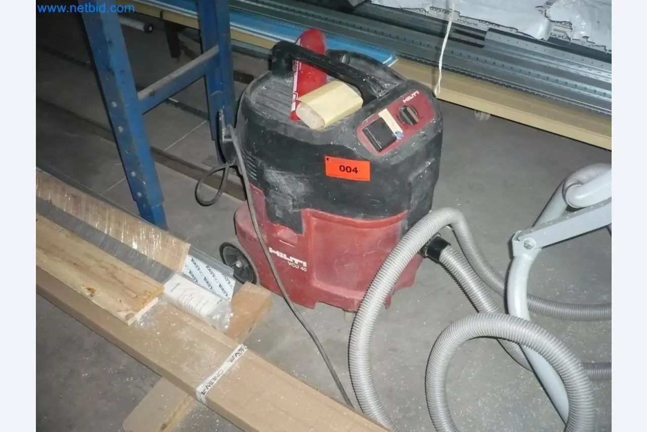 Ausstattung eines Montagebetriebes für Türen und Fenster-1