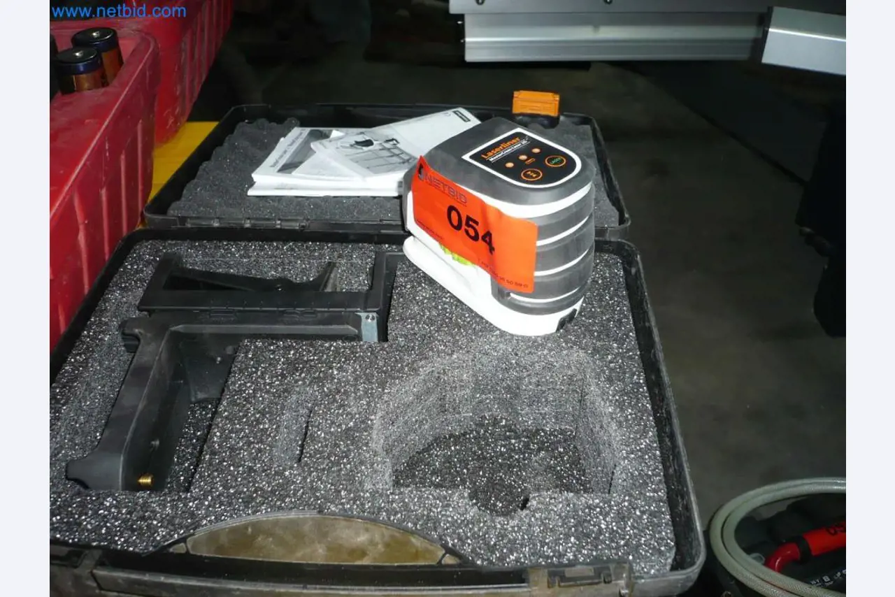 Vybavení montážní firmy pro dveře a okna-1