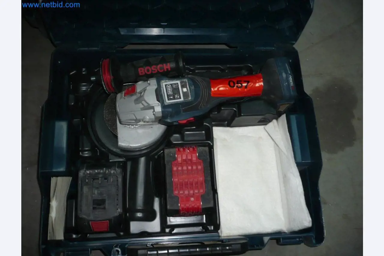 Ausstattung eines Montagebetriebes für Türen und Fenster-1