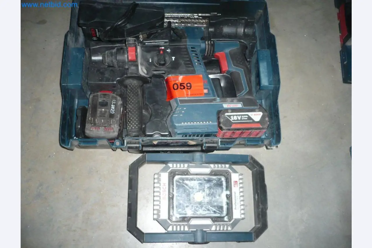 Vybavení montážní firmy pro dveře a okna-1