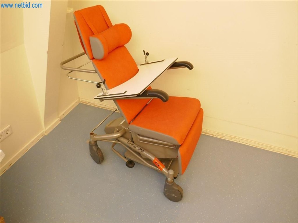 Equipamiento clínico en buen estado-1