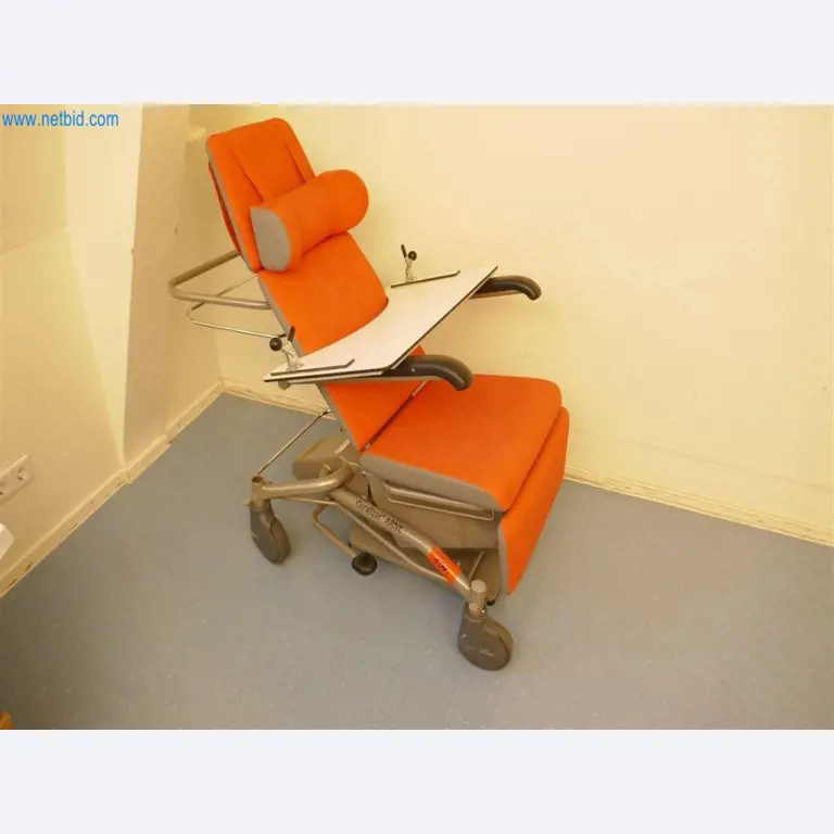 Equipamiento clínico en buen estado-1