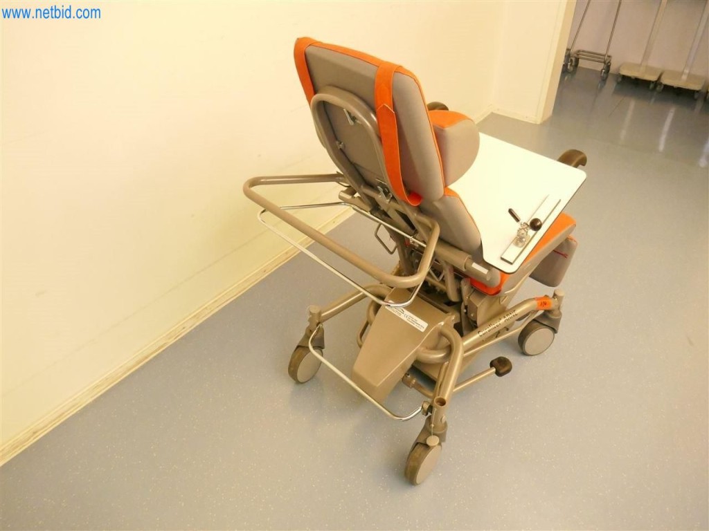 Equipamiento clínico en buen estado-2