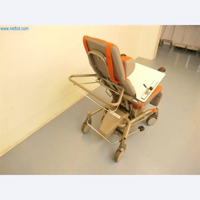 Equipamiento clínico en buen estado-2