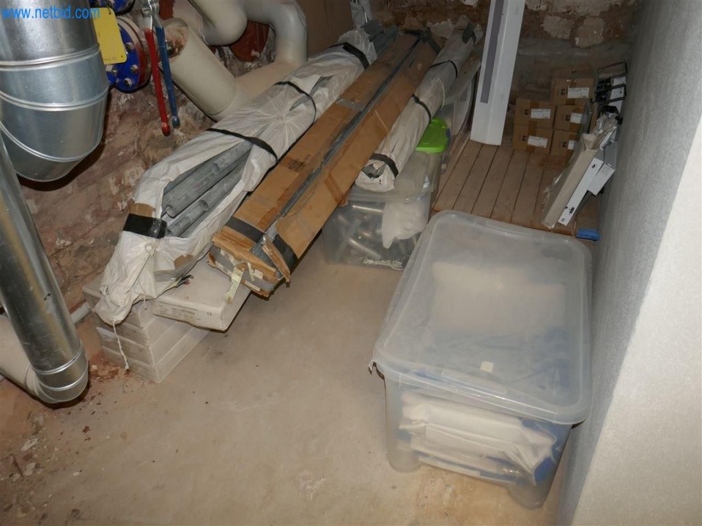 Equipamiento clínico en buen estado-1