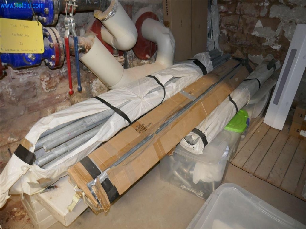 Equipamiento clínico en buen estado-2