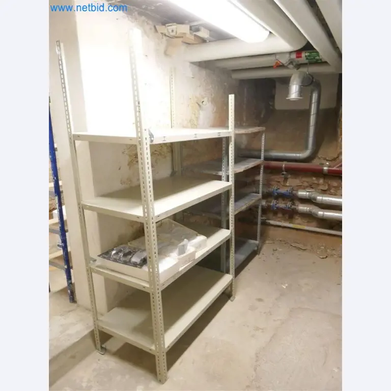 Equipamiento clínico en buen estado-3