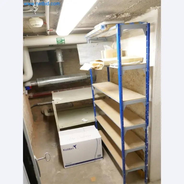 Equipamiento clínico en buen estado-4