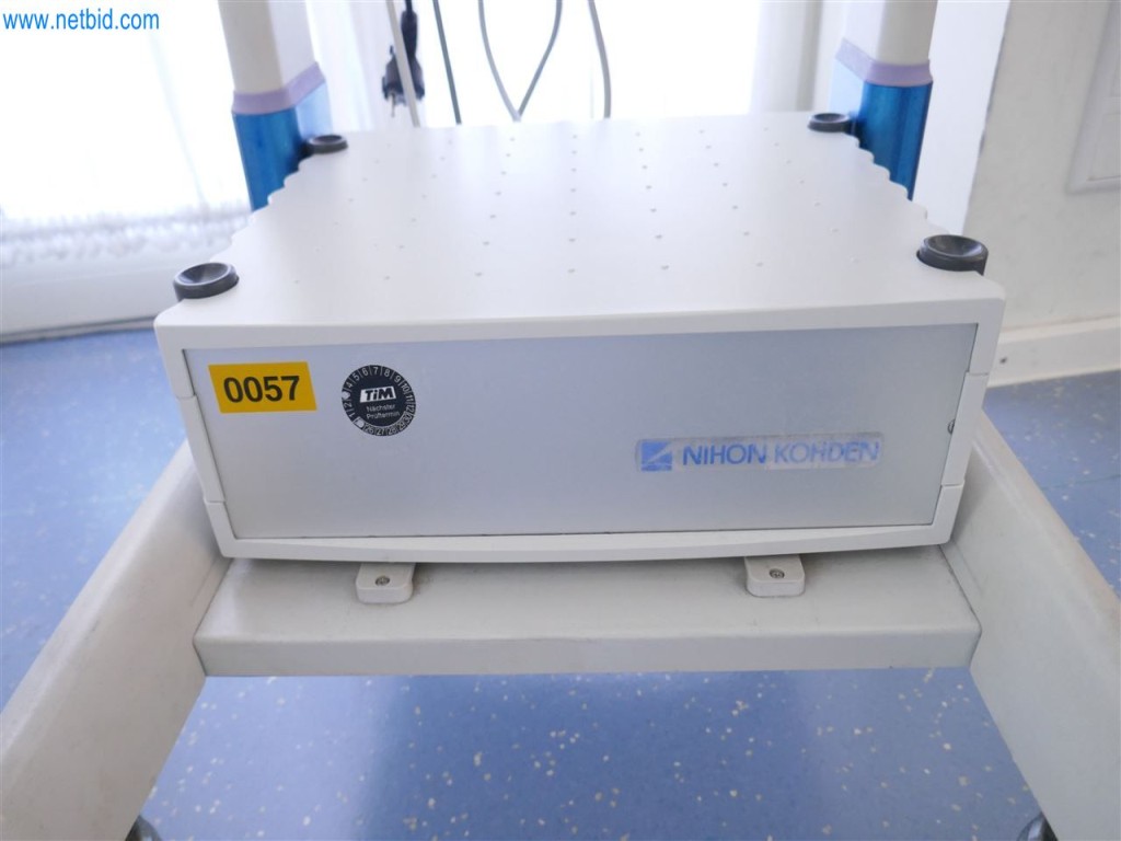 Equipamiento clínico en buen estado-11