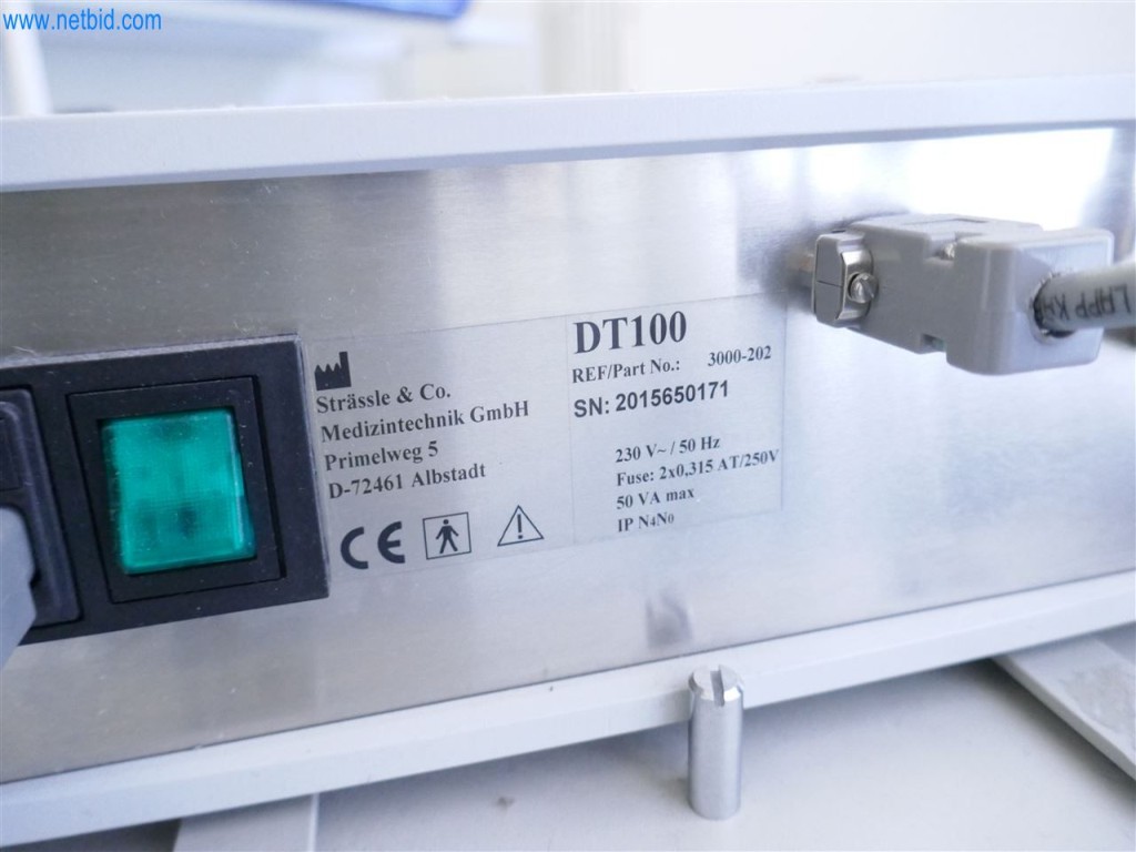 Equipamiento clínico en buen estado-12