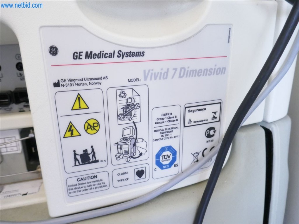 Equipamiento clínico en buen estado-6