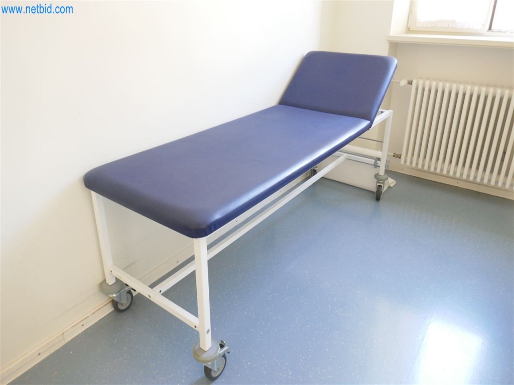 Equipamiento clínico en buen estado-10