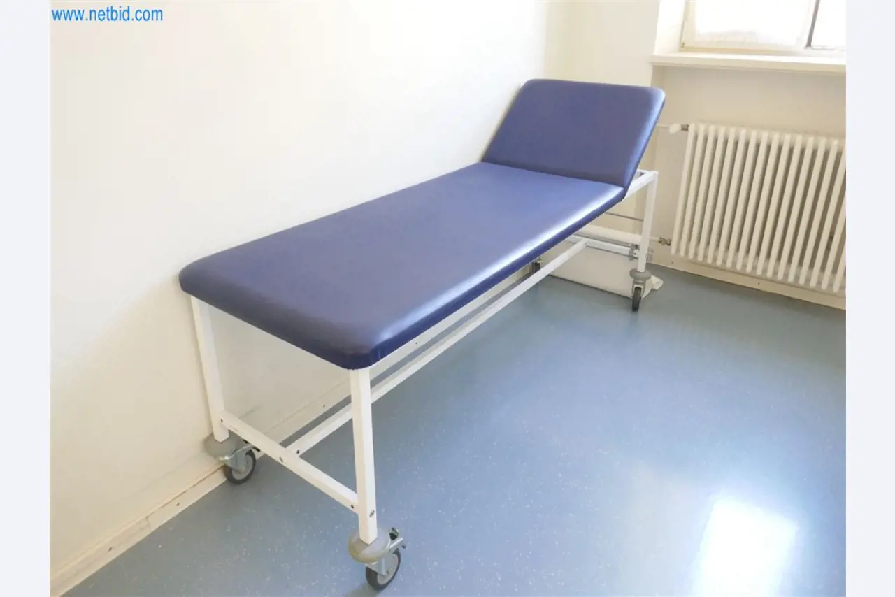 Gepflegte Klinikausstattung-10