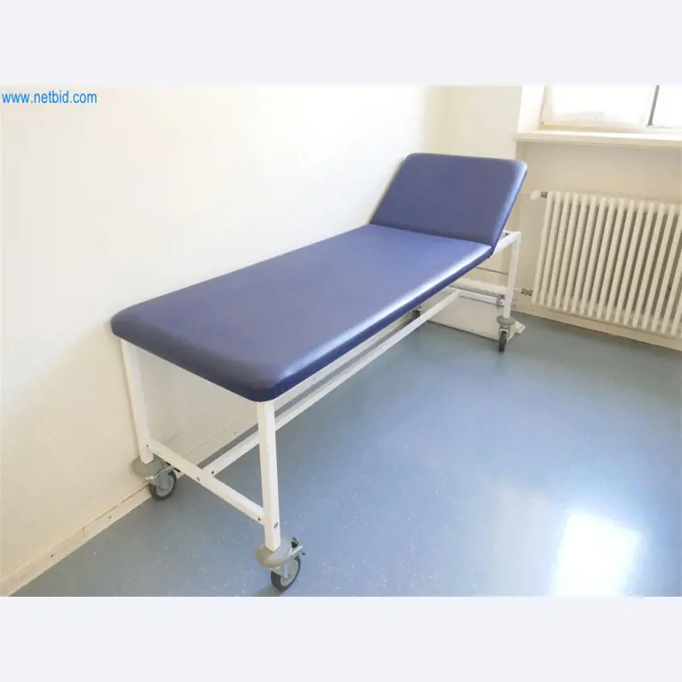 Gepflegte Klinikausstattung-10