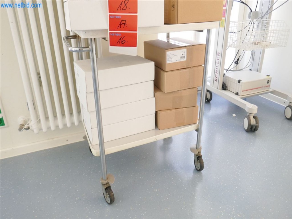 Equipamiento clínico en buen estado-11