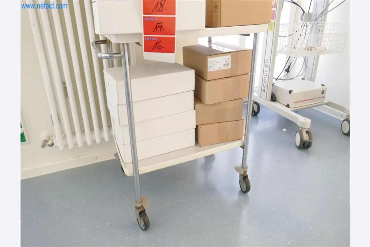 Gepflegte Klinikausstattung-11