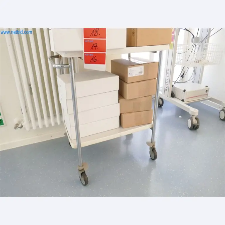 Gepflegte Klinikausstattung-11