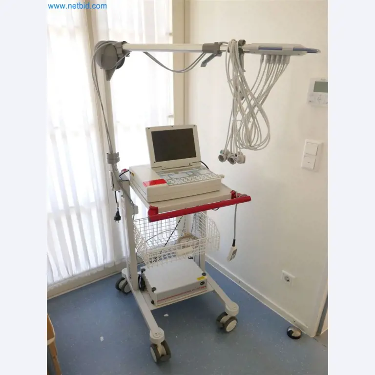 Gepflegte Klinikausstattung-1