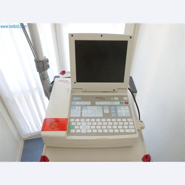 Gepflegte Klinikausstattung-2