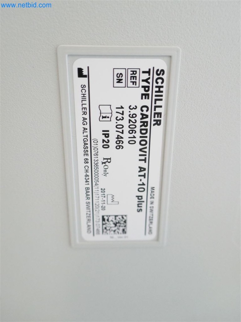 Equipamiento clínico en buen estado-5