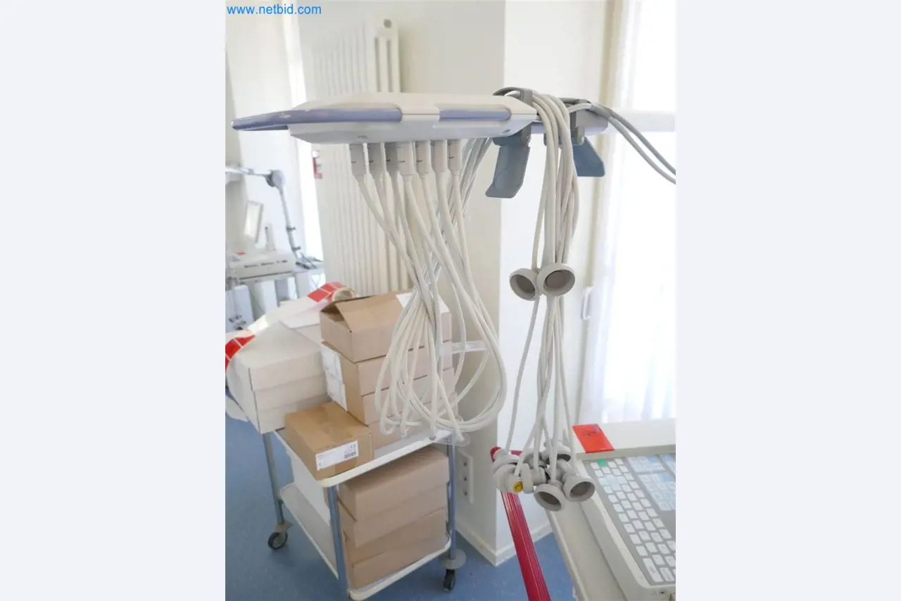 Gepflegte Klinikausstattung-6