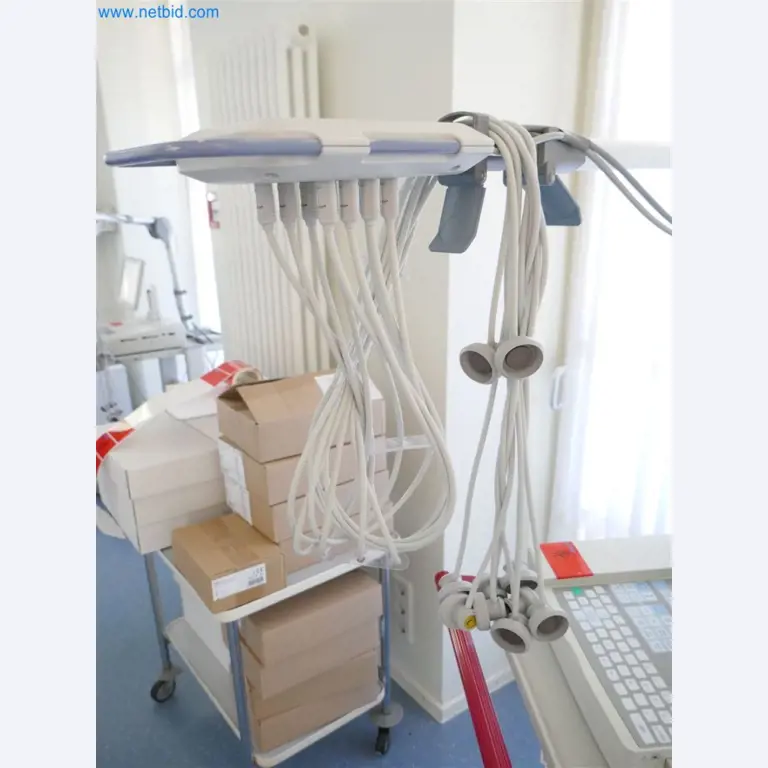Gepflegte Klinikausstattung-6