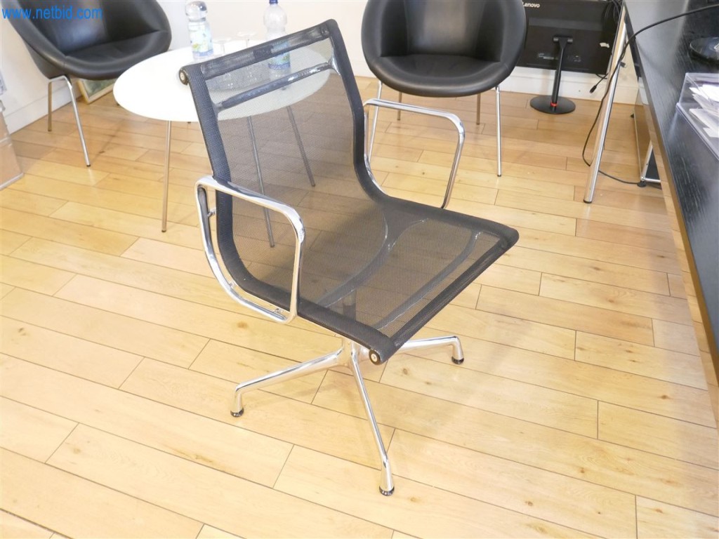 Equipamiento clínico en buen estado-1