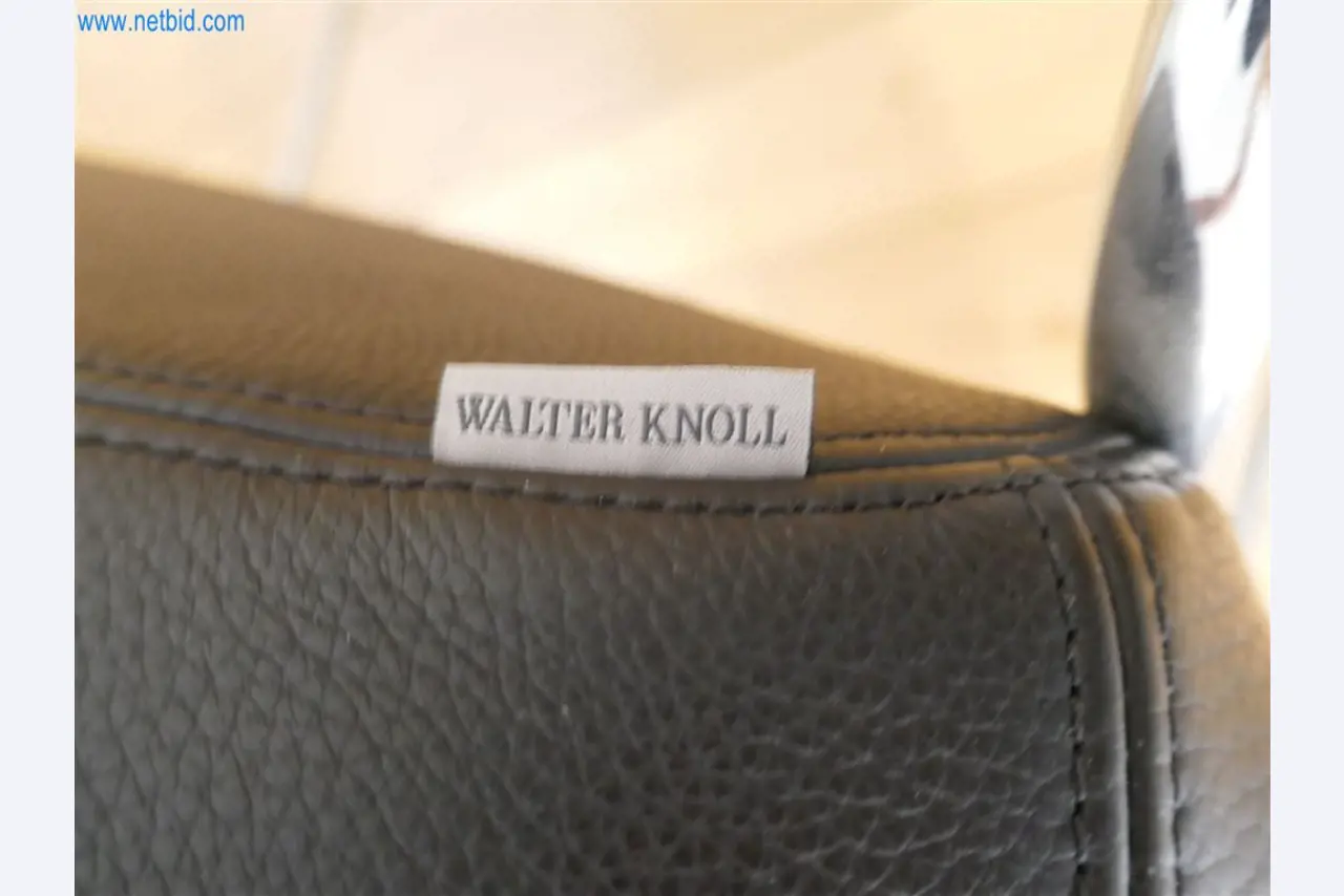 Equipamiento clínico en buen estado-2