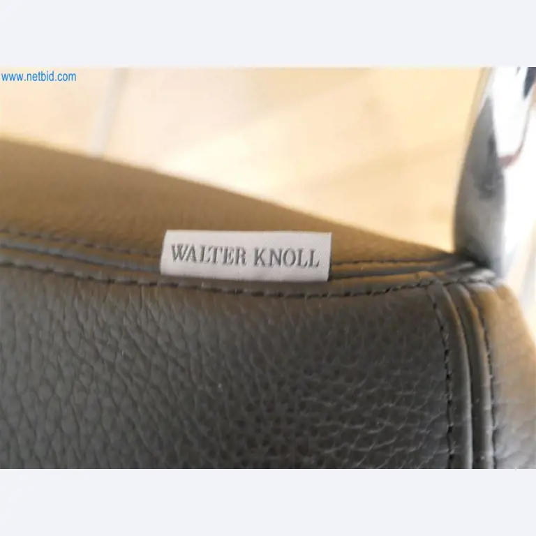 Equipamiento clínico en buen estado-2