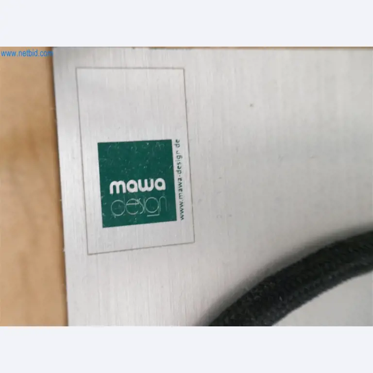 Equipamiento clínico en buen estado-4