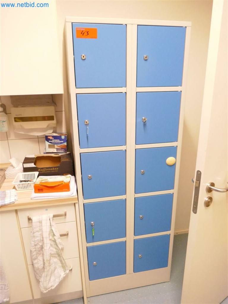 Equipamiento clínico en buen estado-2