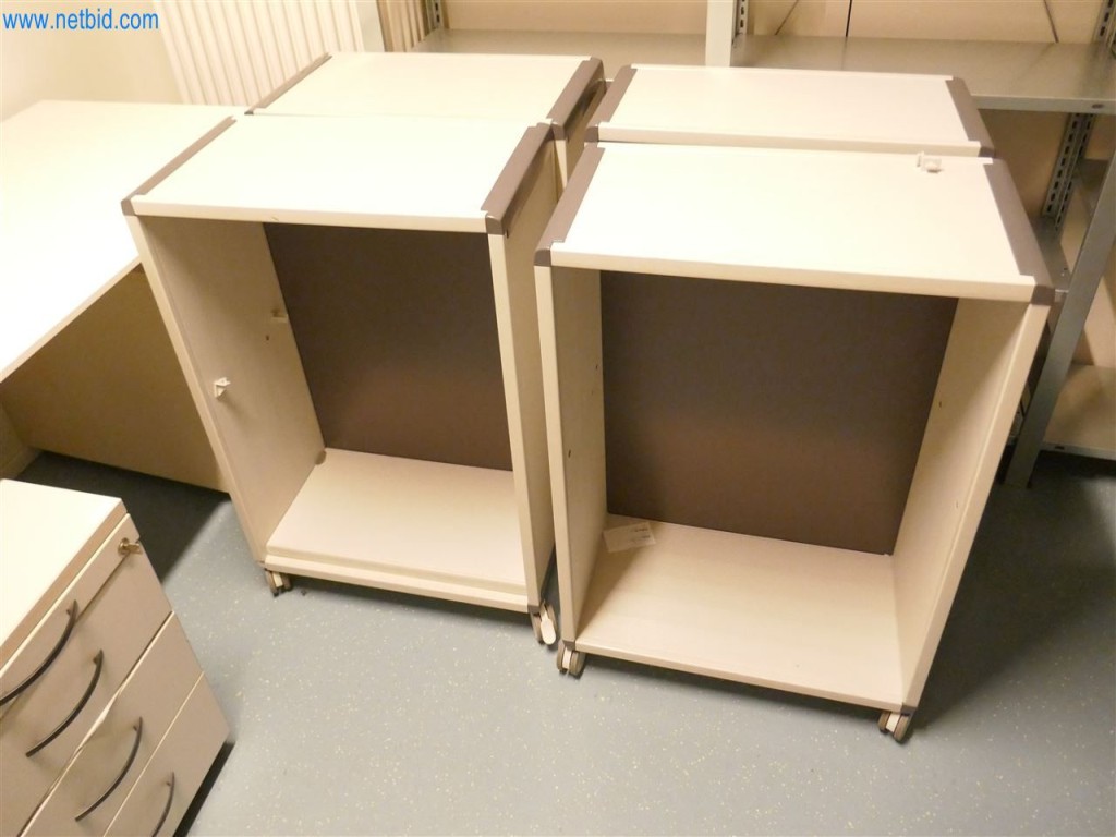 Equipamiento clínico en buen estado-2