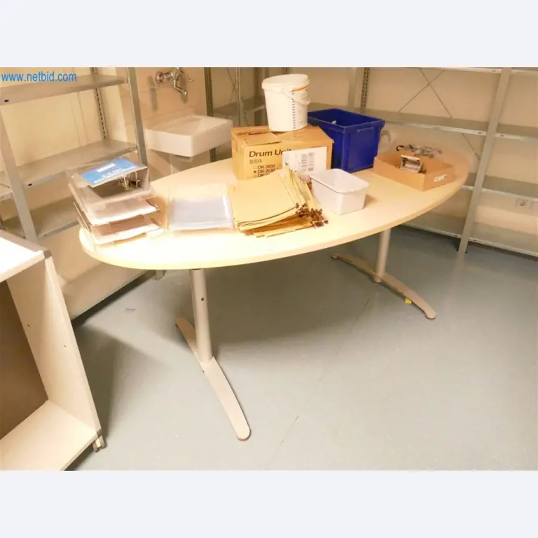 Equipamiento clínico en buen estado-3