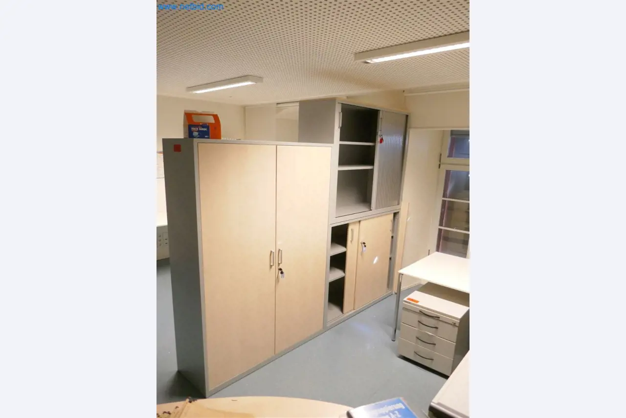 Equipamiento clínico en buen estado-5