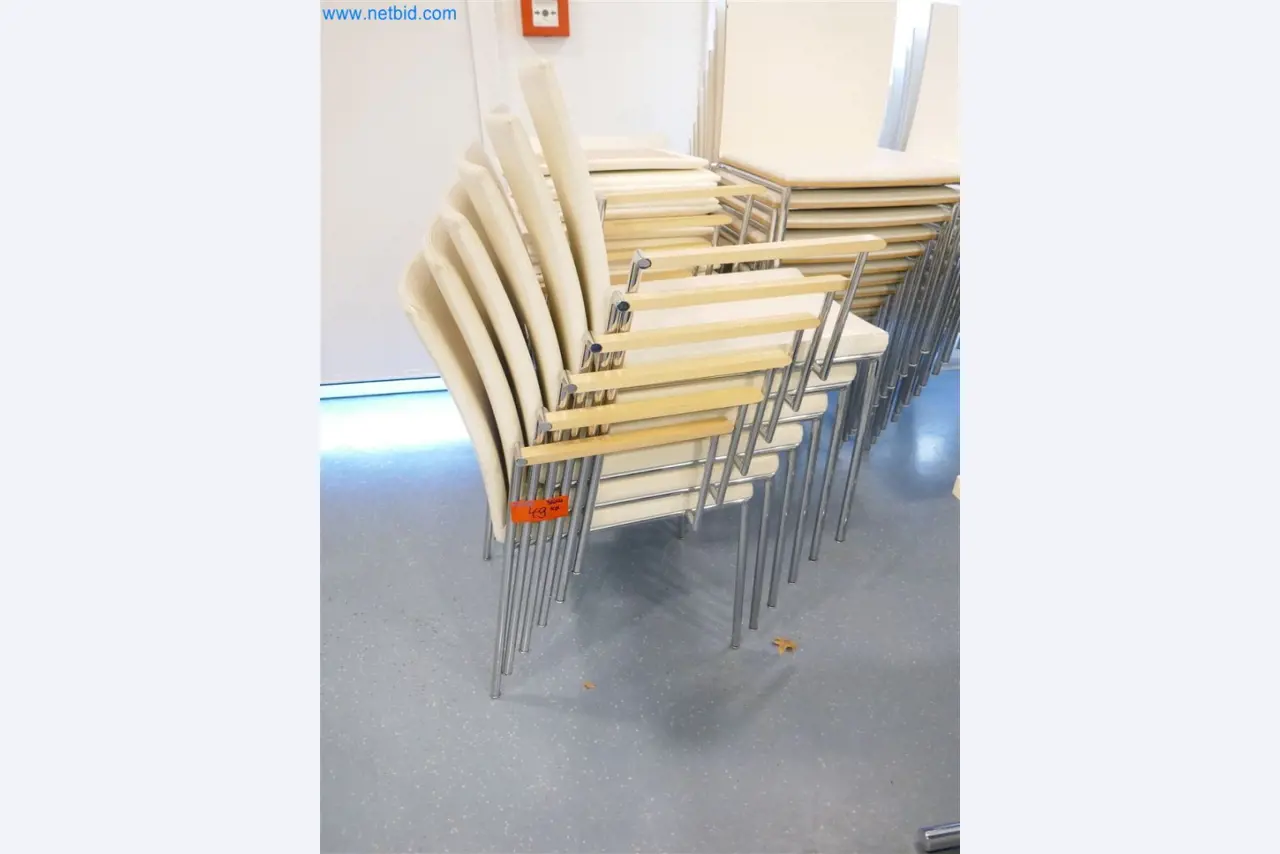 Well-kept clinic equipment-2