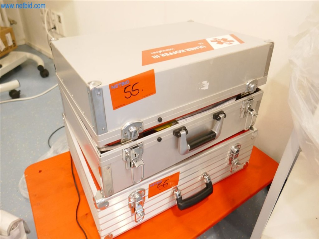 Equipamiento clínico en buen estado-1