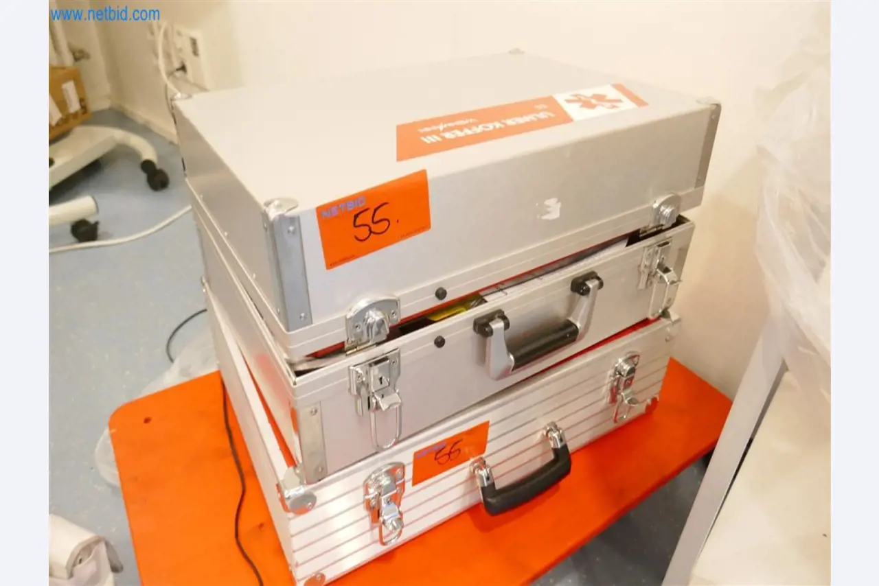 Equipamiento clínico en buen estado-1