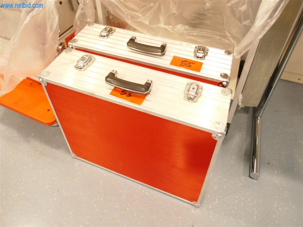 Equipamiento clínico en buen estado-2